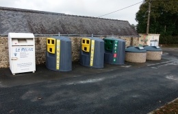 Parking salle communale à Vieuvy