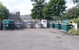 Parking salle communale à Carelles