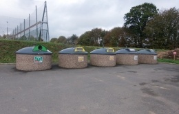 Parking terrain de foot à la Dorée