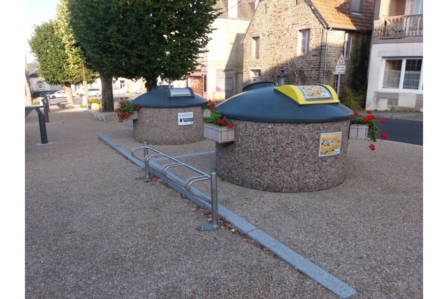 Place du Rassemblement à Fougerolles du Plessis